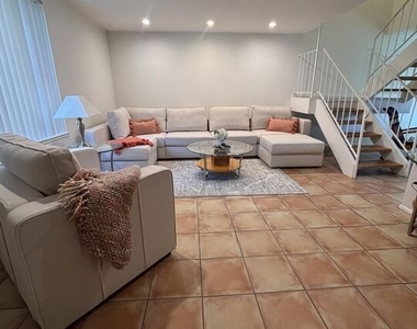 2166 N Indian Canyon Drive - Photo Thumbnail 9