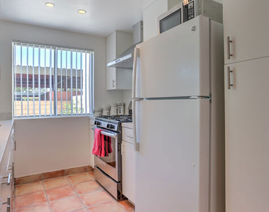 2166 N Indian Canyon Drive - Photo Thumbnail 14