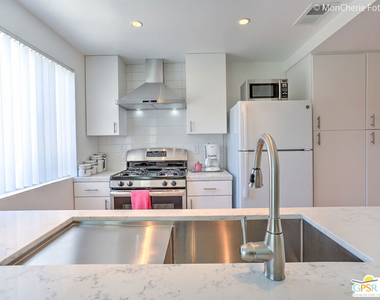 2166 N Indian Canyon Drive - Photo Thumbnail 4