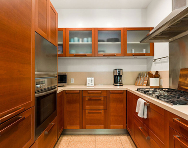 6065 Scenic Avenue - Photo Thumbnail 5