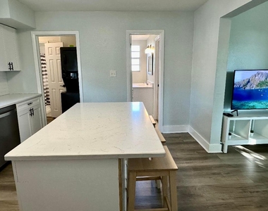 1504 E 33rd Avenue - Photo Thumbnail 21