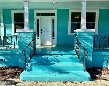 1504 E 33rd Avenue - Photo Thumbnail 5