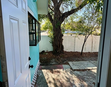 1504 E 33rd Avenue - Photo Thumbnail 31