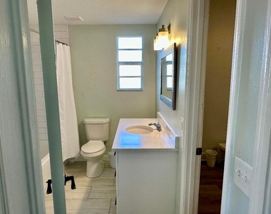 1504 E 33rd Avenue - Photo Thumbnail 24