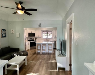 1504 E 33rd Avenue - Photo Thumbnail 12