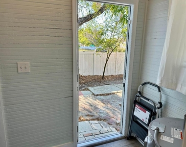 1504 E 33rd Avenue - Photo Thumbnail 30