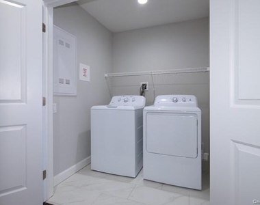 110 Sutton Court - Photo Thumbnail 5
