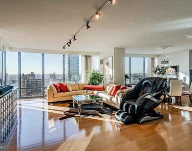 2101 Market Street - Photo Thumbnail 4
