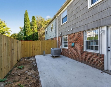 1532 Potomac Heights Drive - Photo Thumbnail 2