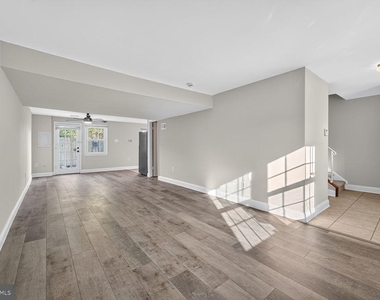 1532 Potomac Heights Drive - Photo Thumbnail 3
