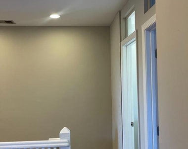 543 Florida Avenue Nw - Photo Thumbnail 3