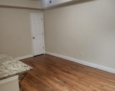 1601 E Street Ne - Photo Thumbnail 3