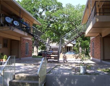 208 N Vanderveer St - Photo Thumbnail 1