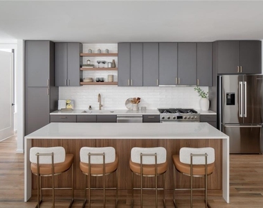 1081 Juniper Street Ne - Photo Thumbnail 9