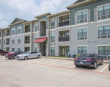 2930 Plum Creek Lane - Photo Thumbnail 16
