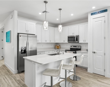 13460 Causeway Palms Cove - Photo Thumbnail 6