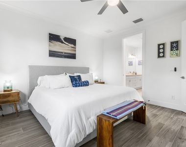 13460 Causeway Palms Cove - Photo Thumbnail 15