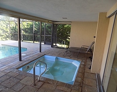 3614 Se 16th Place - Photo Thumbnail 2