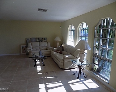 3614 Se 16th Place - Photo Thumbnail 8