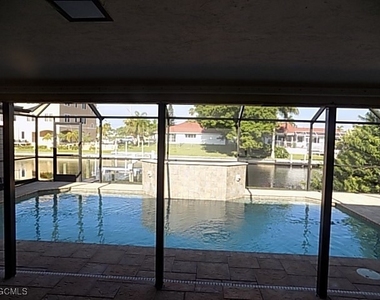 3614 Se 16th Place - Photo Thumbnail 5