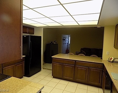 3614 Se 16th Place - Photo Thumbnail 3