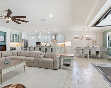 11012 Castlereagh Street - Photo Thumbnail 10