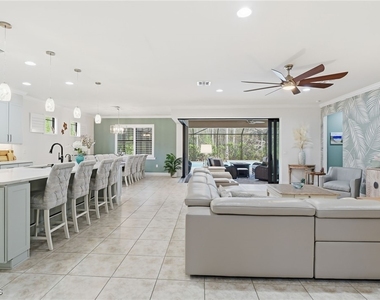 11012 Castlereagh Street - Photo Thumbnail 6