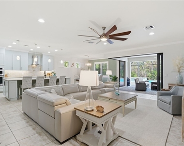 11012 Castlereagh Street - Photo Thumbnail 11