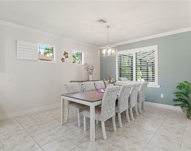 11012 Castlereagh Street - Photo Thumbnail 16