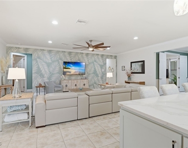 11012 Castlereagh Street - Photo Thumbnail 8