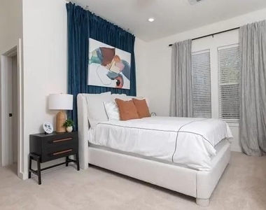 33200 Forest W Street - Photo Thumbnail 9