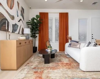 33200 Forest W Street - Photo Thumbnail 8