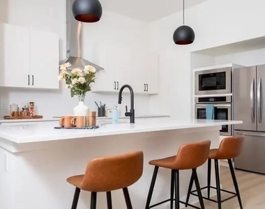 33200 Forest W Street - Photo Thumbnail 3