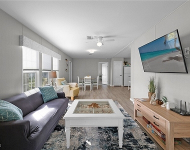 1747 Beverly Drive - Photo Thumbnail 11