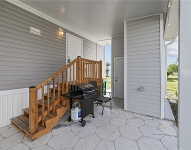 1747 Beverly Drive - Photo Thumbnail 2