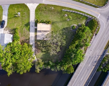 1747 Beverly Drive - Photo Thumbnail 26