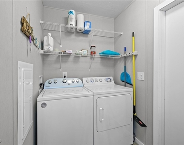1747 Beverly Drive - Photo Thumbnail 23