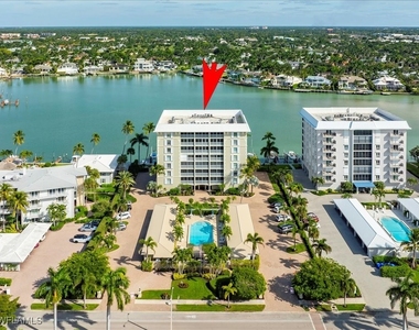 2750 Gulf Shore Boulevard N - Photo Thumbnail 2
