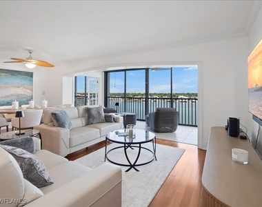 2750 Gulf Shore Boulevard N - Photo Thumbnail 7