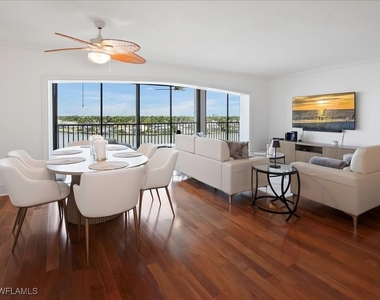 2750 Gulf Shore Boulevard N - Photo Thumbnail 5