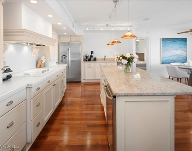 2750 Gulf Shore Boulevard N - Photo Thumbnail 13