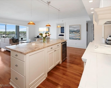 2750 Gulf Shore Boulevard N - Photo Thumbnail 14