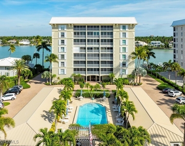 2750 Gulf Shore Boulevard N - Photo Thumbnail 41