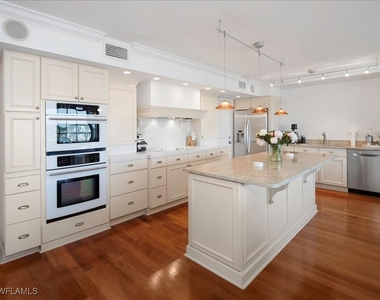 2750 Gulf Shore Boulevard N - Photo Thumbnail 10