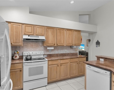 443 Dundee Court - Photo Thumbnail 23