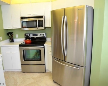 7040 Pelican Bay Boulevard - Photo Thumbnail 11