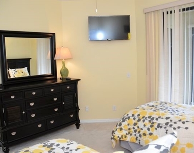7040 Pelican Bay Boulevard - Photo Thumbnail 8