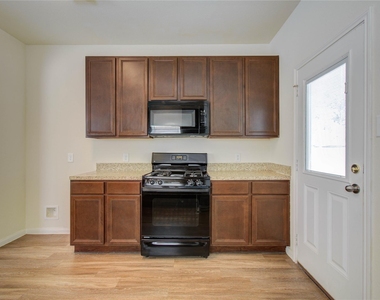 10410 Solitude Way - Photo Thumbnail 16