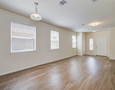 10410 Solitude Way - Photo Thumbnail 8
