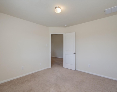 10410 Solitude Way - Photo Thumbnail 33